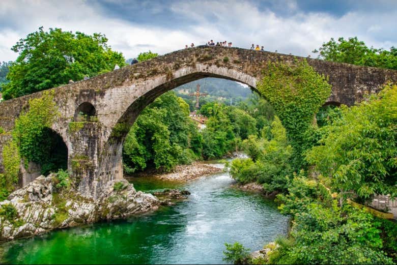 Pont médiéval à Cangas de Onís