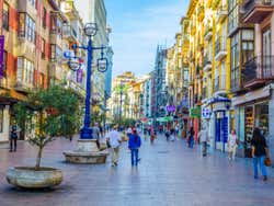 Calle de tiendas en Santander