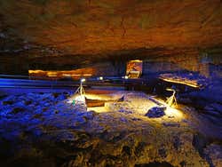 Excavaciones en las cuevas