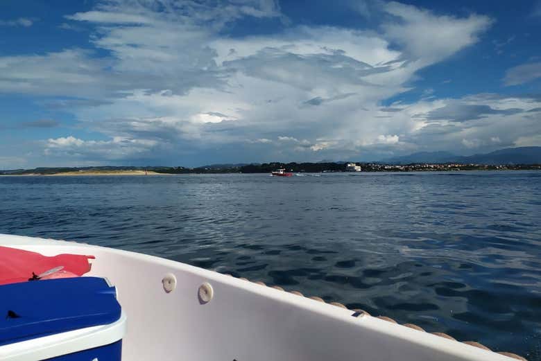 Vistas desde el barco con patrón en Santander 