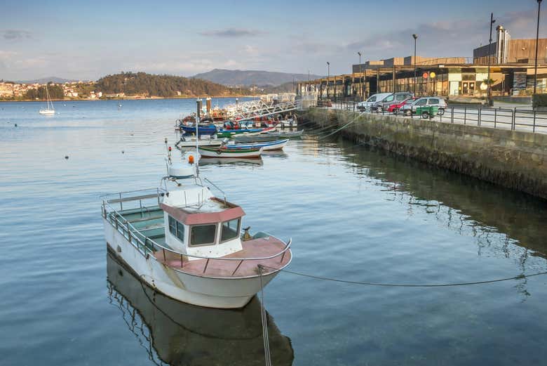 Barcos amarrados en el puerto de Combarro