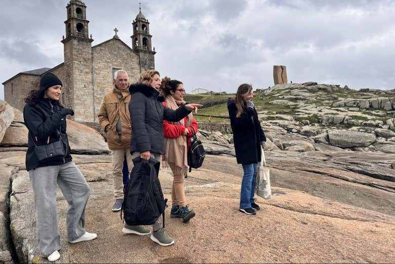 Escuchando las explicaciones del guía