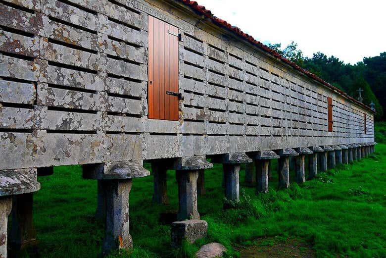 Hórreo de Carnota, uno de los más grandes del mundo