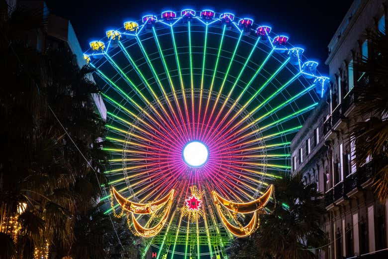 Noria iluminada en Vigo