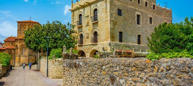 Visita guiada por el Palacio de Velarde