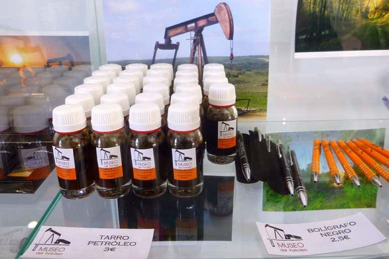 Frascos de petróleo na loja de souvenirs