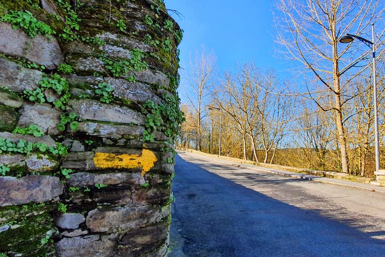 Seguindo os sinais do Camino de Santiago em Sarria
