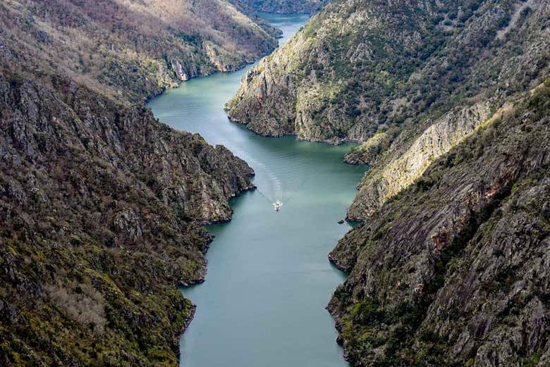 Disfrutaremos de un paseo en barco por los Cañones del Sil 