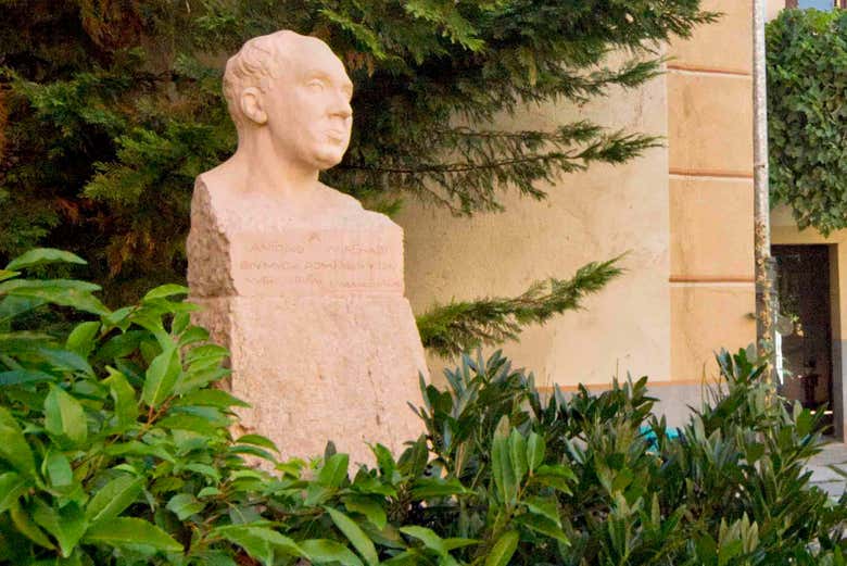 Buste de Machado à l'entrée de la maison-musée