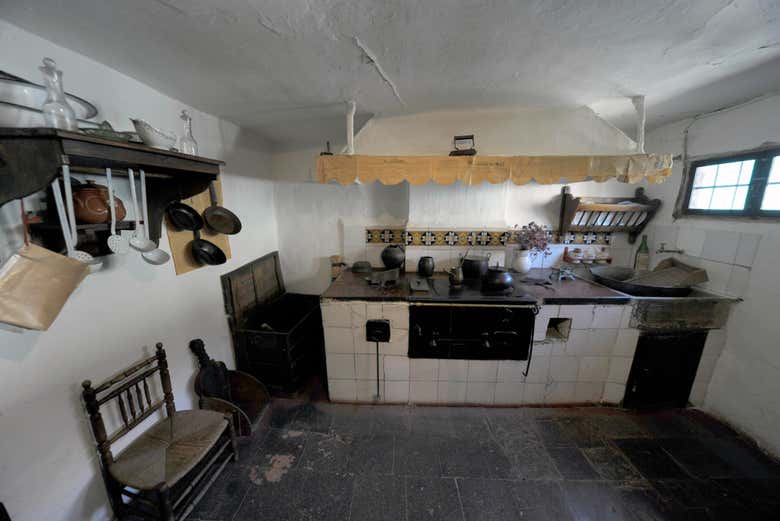 La cuisine de l'ancienne pension est encore conservée