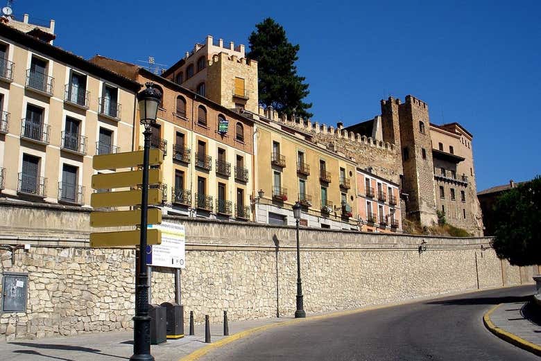Admire the architecture of the city
