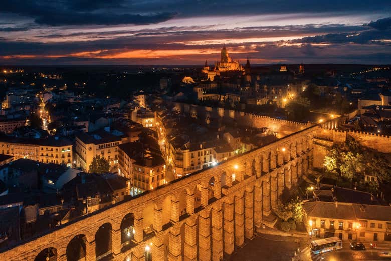 El acueducto de Segovia, cuyos orígenes se remontan al siglo II