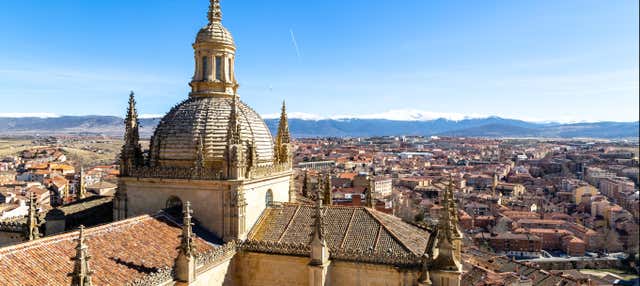 Visita guiada por Segovia + Catedral y Alcázar