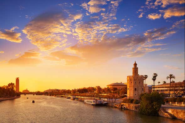 Crucero de lujo con comida o cena por el Guadalquivir