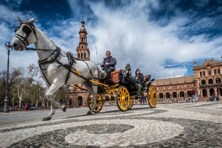 Calesa en la plaza de España, Sevilla