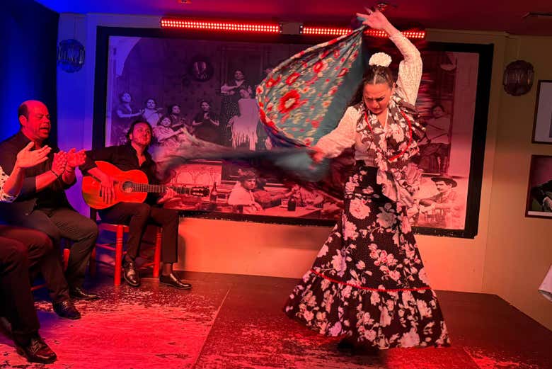 Vibrando com canto e dança flamenca ao vivo