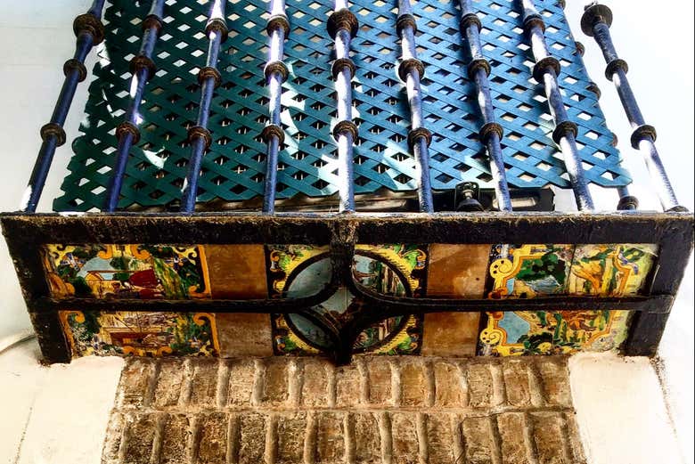 Balcones del barrio de Santa Cruz, en Sevilla