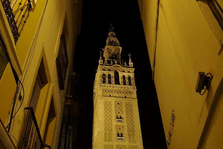 O centro de Sevilha de noite
