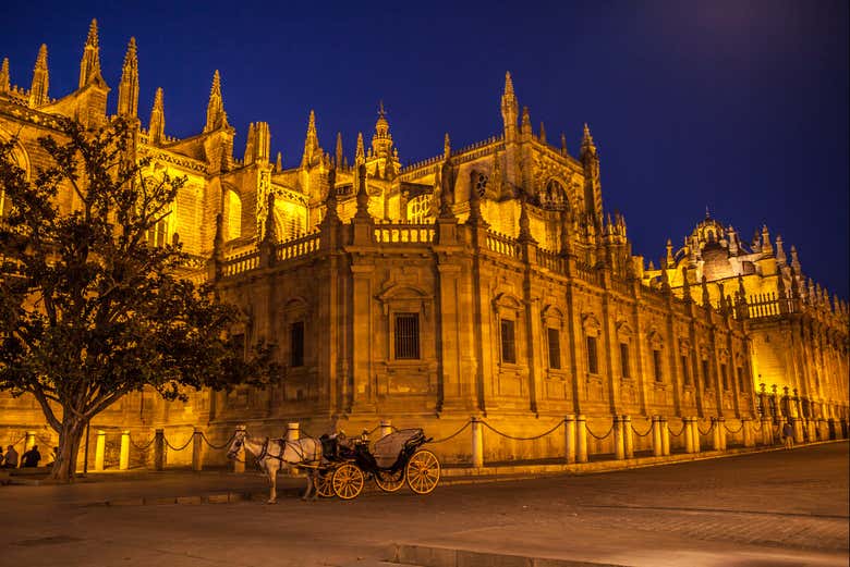 La cathédrale de Séville de nuit