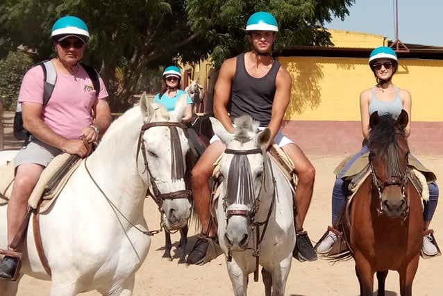 Aprendendo a andar a cavalo em Doñana