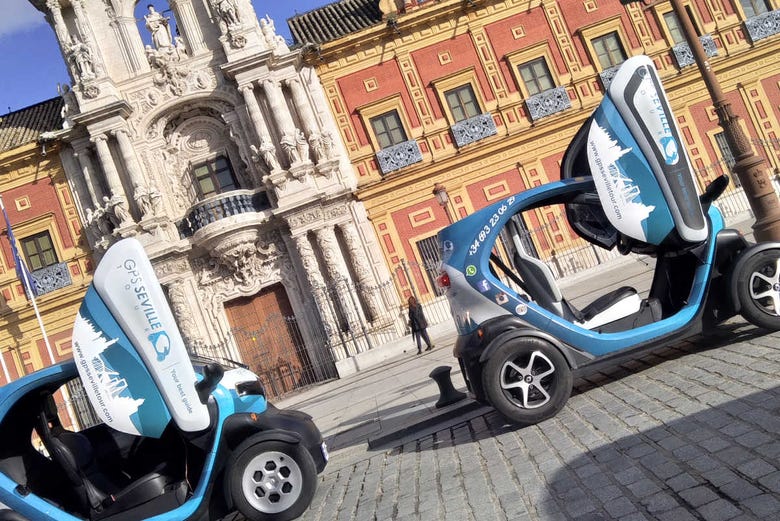 Electric cars at the Palace of San Telmo