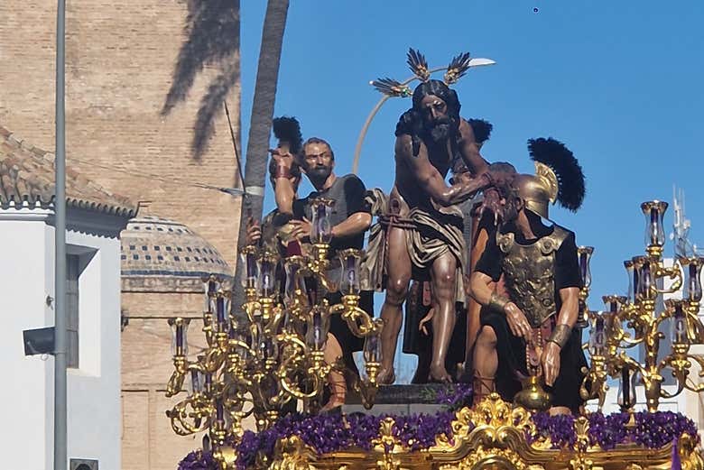 Los imponentes pasos de misterio sevillanos
