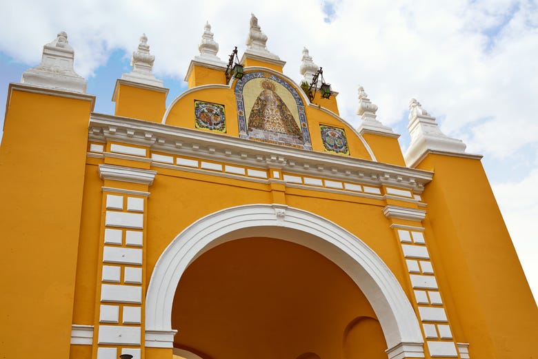 Detalle de la Puerta de la Macarena