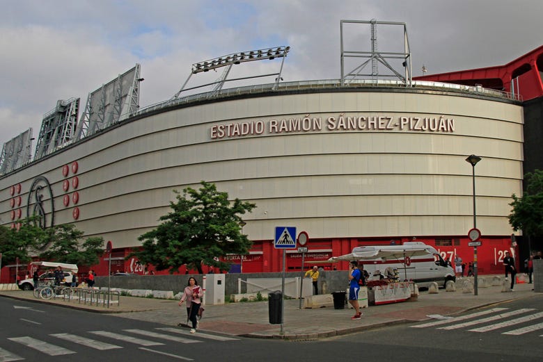 El estadio sevillista se ubica en el barrio de Nervión
