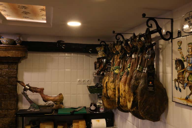 Jamón in un bar di Triana