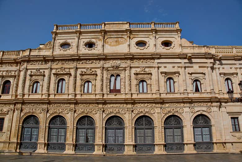 Contemplez la mairie de Séville