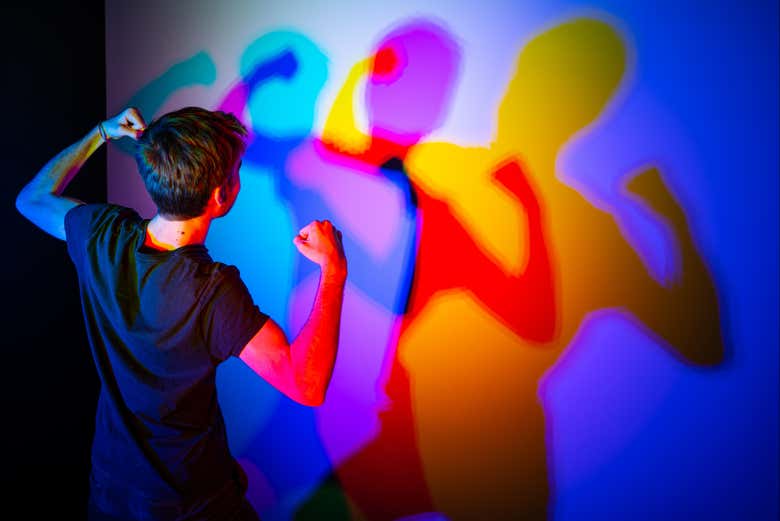 Juego de sombras en el Museo de las Ilusiones de Sevilla