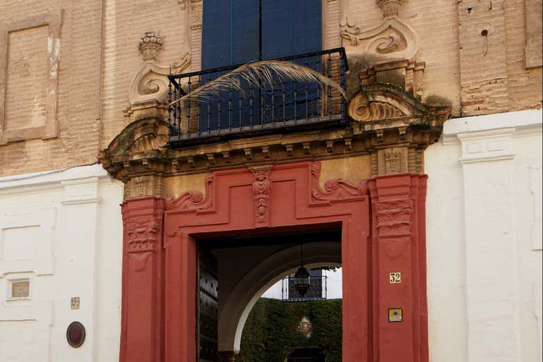 Facciata della porta d'accesso principale