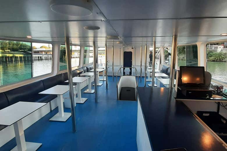 Salón principal del barco