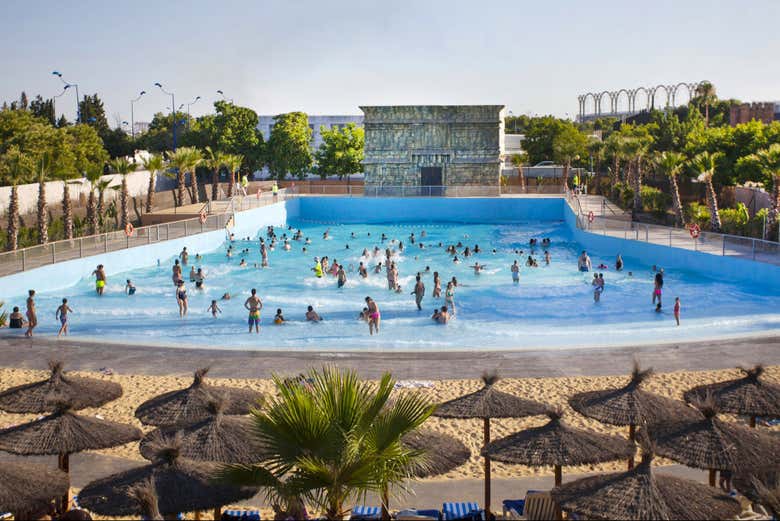 La gran piscina de olas de Agua Mágica