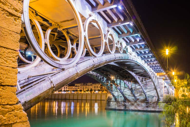 Puente de Triana por la noche
