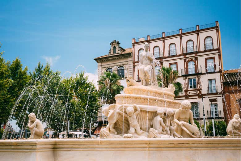 Fuente de Híspalis, en la plaza de la Puerta de Jerez
