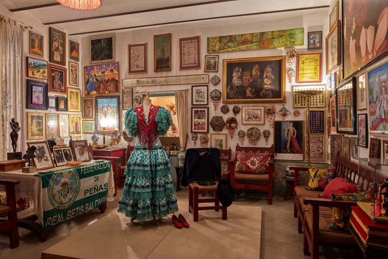 Disfrutando de la visita por el Palacio de las Dueñas