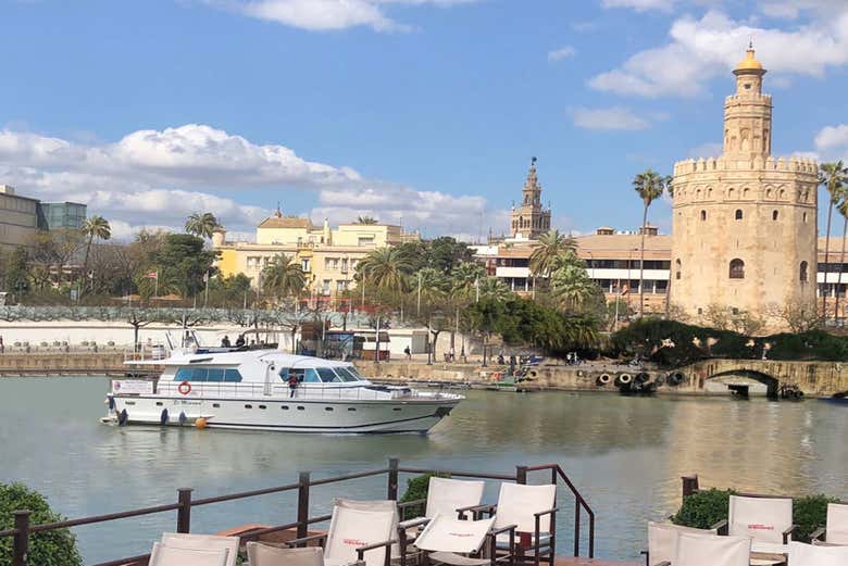 Navegando pela Torre del Oro