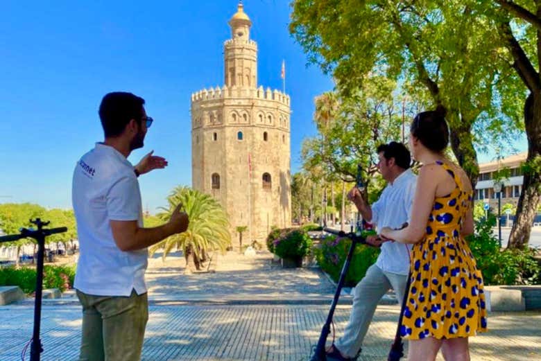 Admiring the Torre del Oro
