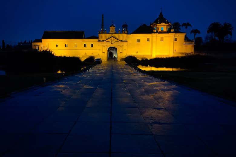 Puerta principal del Monasterio de Santa María de las Cuevas
