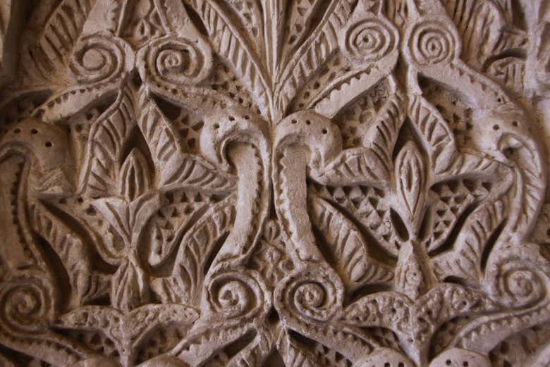 Yeserías almohades que decoran las fachadas de Sevilla