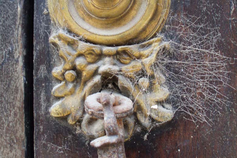 Esta aldaba guarda muchas historias