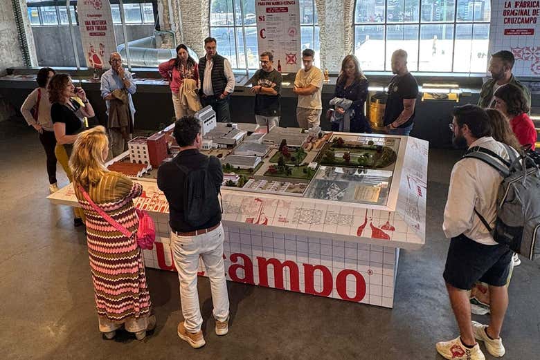 Visitando las instalaciones de Cruzcampo en Sevilla