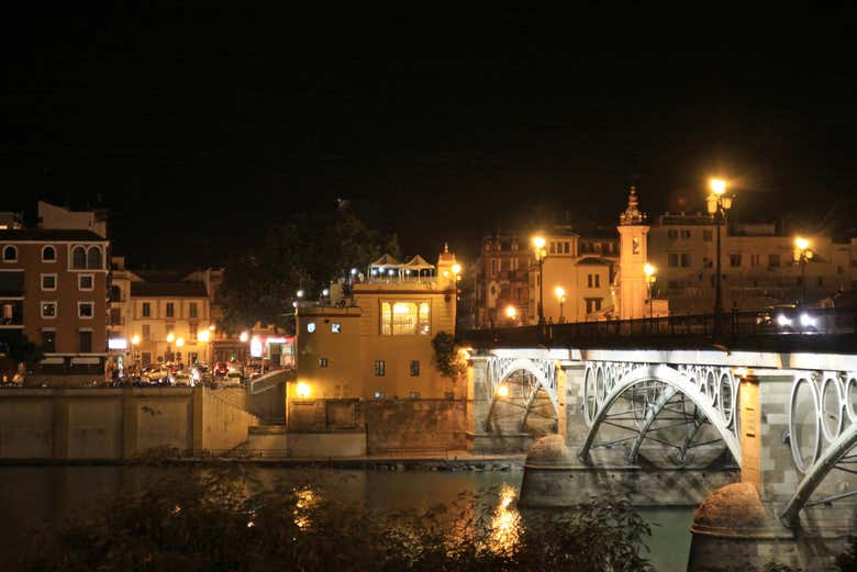 Barrio de Triana al caer la noche