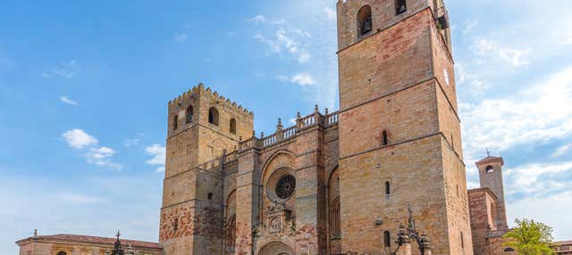Entrada a la Catedral de Sigüenza y su museo