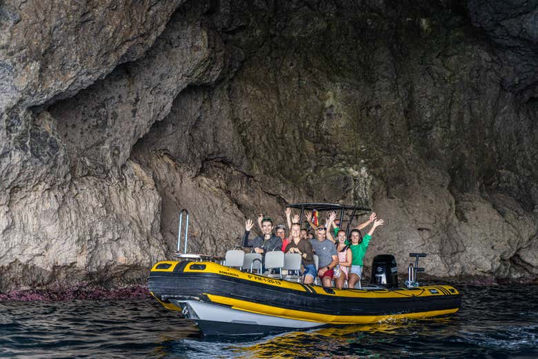 Visite des grottes en bateau