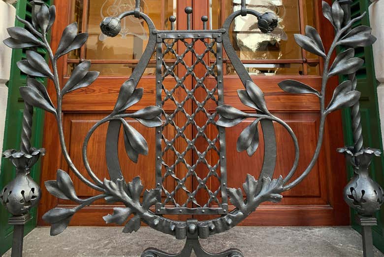 Nos fijaremos en distintos detalles arquitectónicos