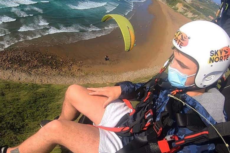 Vol en parapente au-dessus de Sopelana