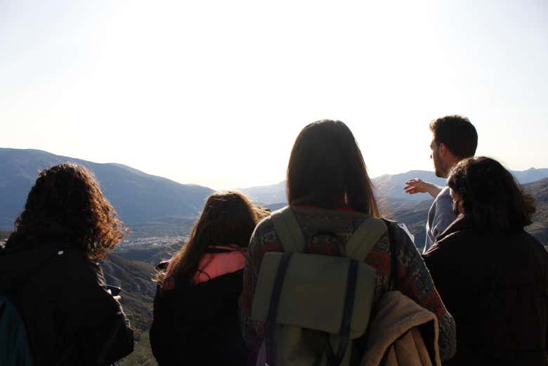 Guía explicando las vistas que se contemplan desde Soportújar