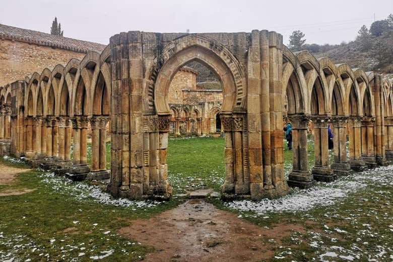 Claustro del antiguo monasterio de San Juan de Duero